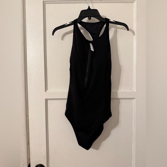 Fabletics High Tide Zip-Front One-Piece Swimsuit Medium NWT - Picture 4 of 6